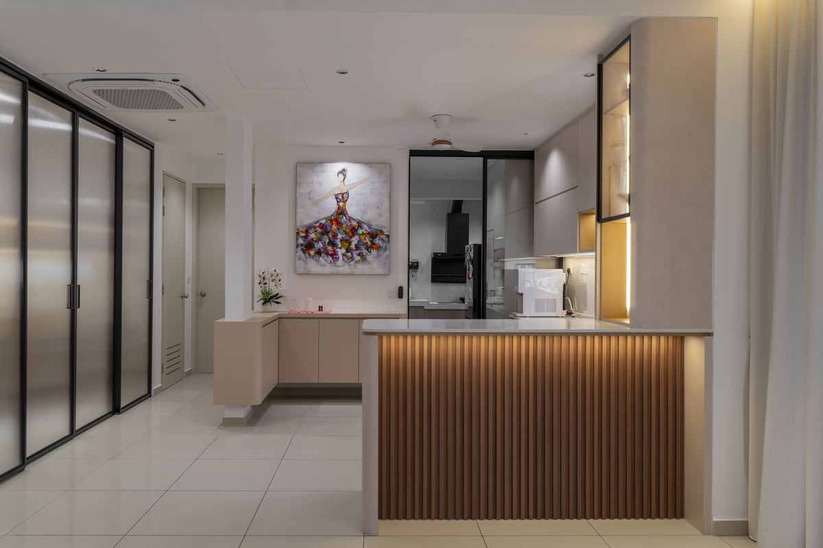 Custom kitchen cabinets with island counter - Selangor